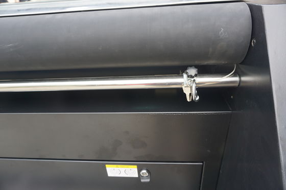 Multicolour автоматическая печатная машина цифров тканья, котор нужно сделать для того чтобы свернуть вверх знамена