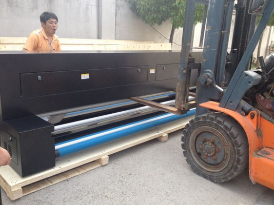 Крен Muticolor большого формата для того чтобы свернуть работу подогревателя тканья цифров с принтером